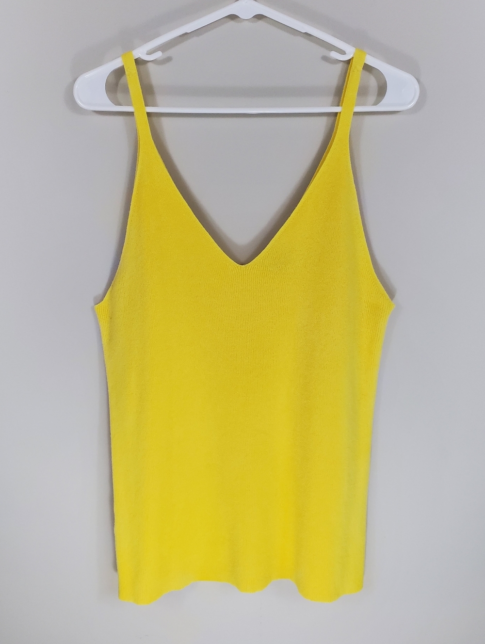 Loft Size XL Yellow Lightweight V Neck Sleeveless Tank Top